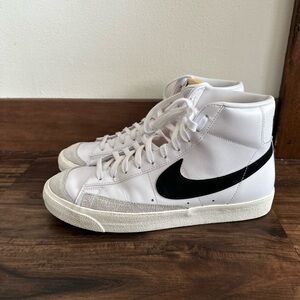 Nike Blazers Mid